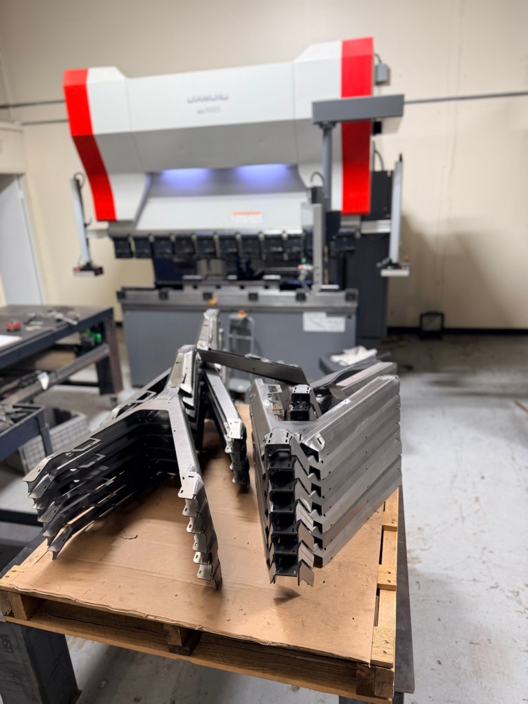 C3H press brake forming a metal part
